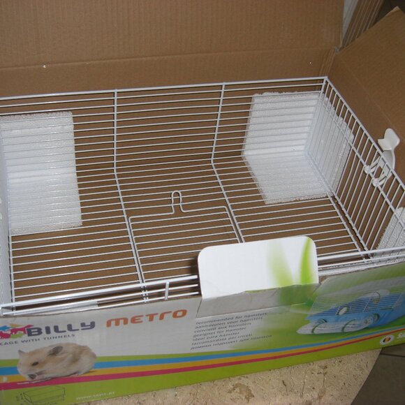 Billy Metro cage with tunnel for small animals 16.7”x 15”x 9” - Picture 5 of 8